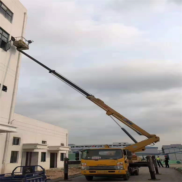 高场办事处哪里有小型吊车出租的